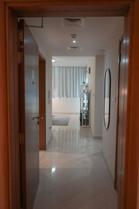 Step Into Serenity - Discover Modern Living In 1Br Apartment With Panoramic Views In Dubai Marina Near Jbr Walk, Beach And Bla Bla Club Экстерьер фото